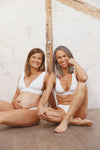 anja bikini l'ensorcelant et le canon blanc fond uni