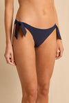 anja x bompard bikini culotte noeuds la magnifique navy close up face