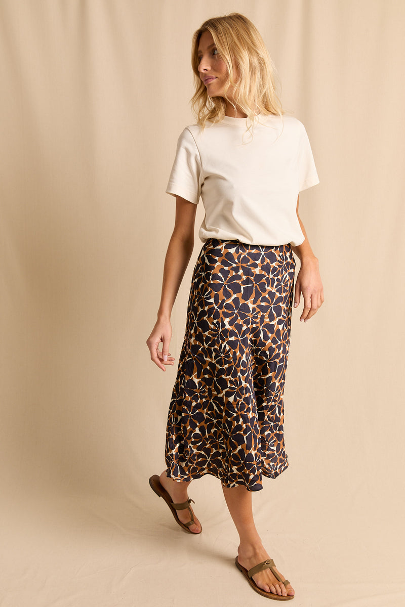 anja prêt à porter skirt l'envoûtante savane studio background