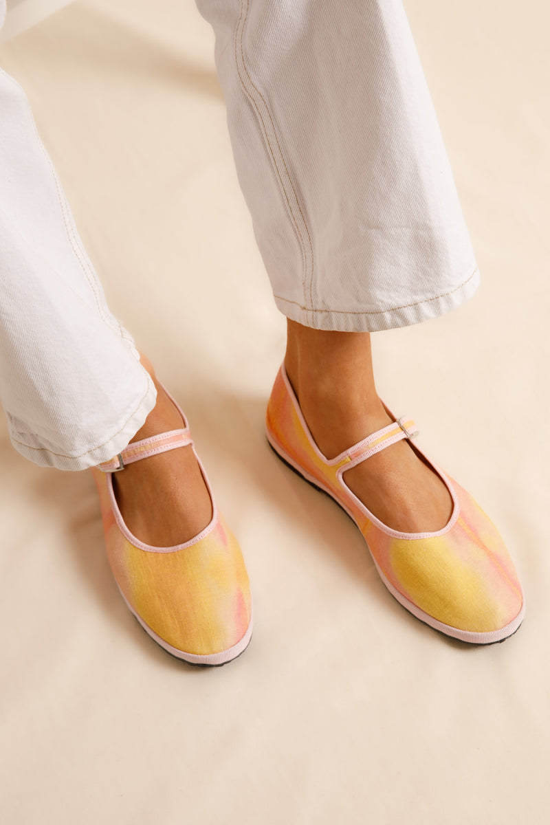 anja x capulette shoes la bambina tie & dye  close-up